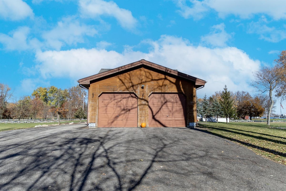 detached-brown-garage-before-renovation-front-view-grosse-ile-mi-optimized