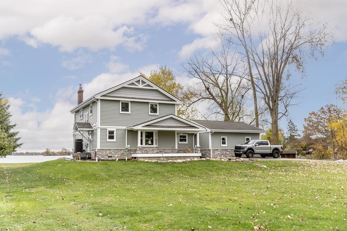 renovated-home-rear-and-side-with-attached-garage-near-the-water-grosse-ile-mi-optimized
