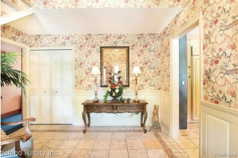 entry-before-renovation-floral-wallpaper-grosse-ile-mi-optimized