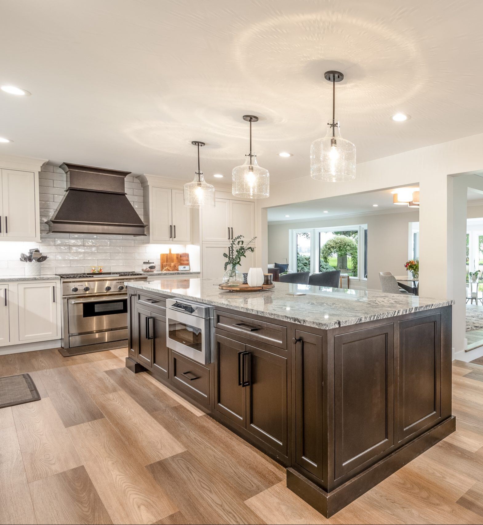 Grosse-Ile-open-kitchen4-scaled-optimized