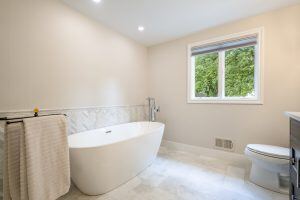 Grosse Ille Master bath